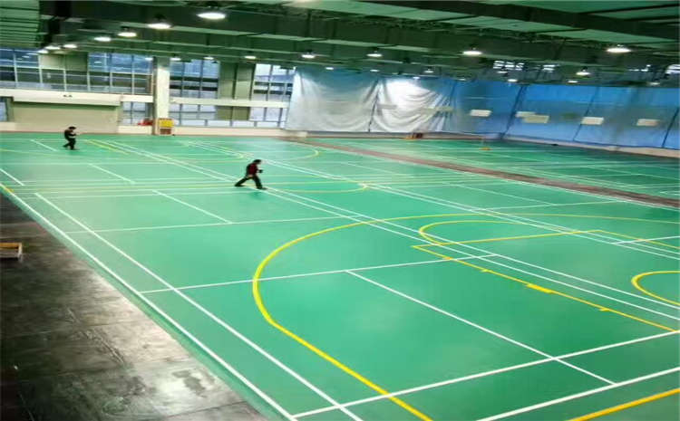 硬木企口風(fēng)雨操場運(yùn)動(dòng)地板廠家報(bào)價(jià)表