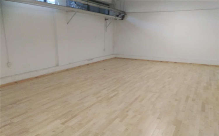 20厚體育館實(shí)木地板造價(jià)是的多少？