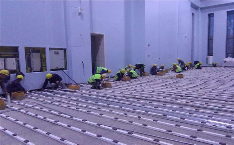 柞木風(fēng)雨操場運(yùn)動地板怎么翻新？