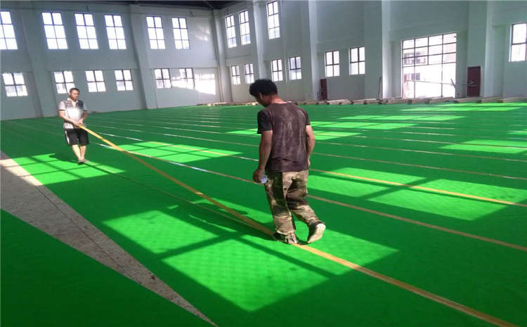 24厚籃球場(chǎng)木地板生產(chǎn)廠**