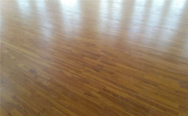 學(xué)?；@球?qū)嵞具\(yùn)動(dòng)地板一般多少錢