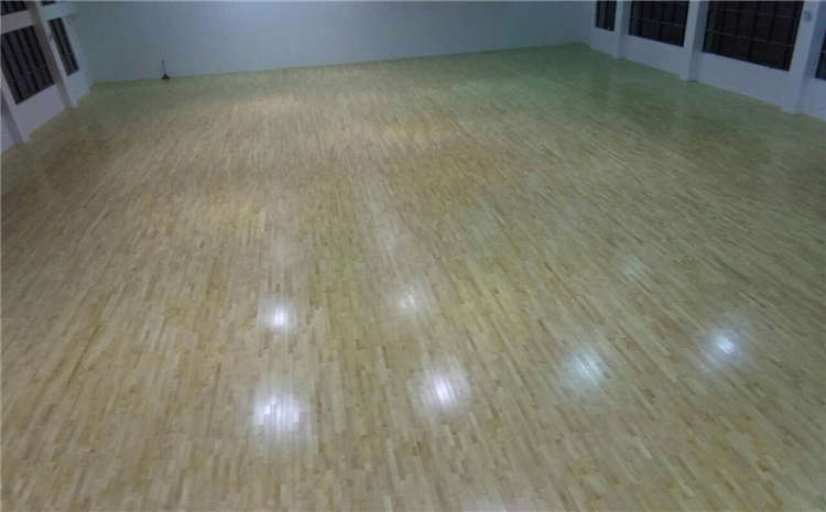 拼接板舞臺(tái)運(yùn)動(dòng)木地板哪個(gè)牌子好?