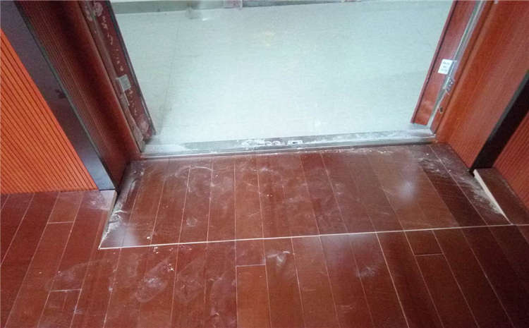 俄勒岡松風(fēng)雨操場運(yùn)動地板怎么翻新？