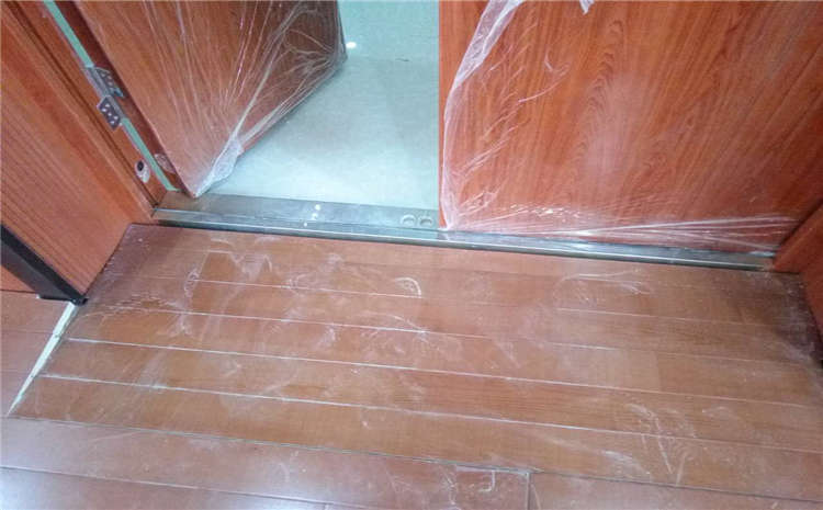 學(xué)校乒乓球館木地板**是多少錢(qián)？