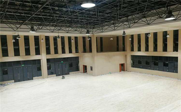 五角楓風(fēng)雨操場(chǎng)運(yùn)動(dòng)地板怎么翻新？