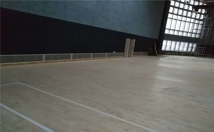 柞木風(fēng)雨操場地板結(jié)構(gòu)