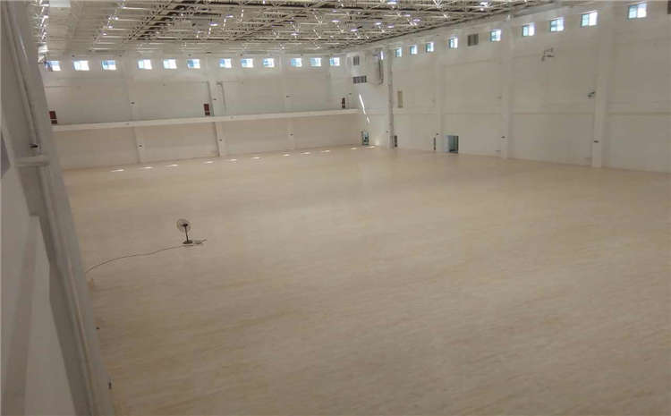 五角楓風雨操場運動地板規(guī)格