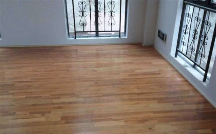 室內(nèi)體育館實(shí)木運(yùn)動(dòng)地板怎么防蟲防潮防腐?