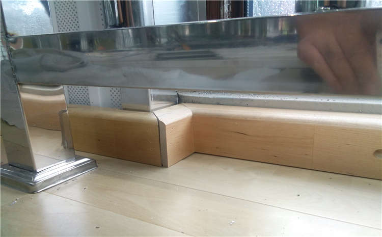 學(xué)校羽毛球館木地板價格是多錢？