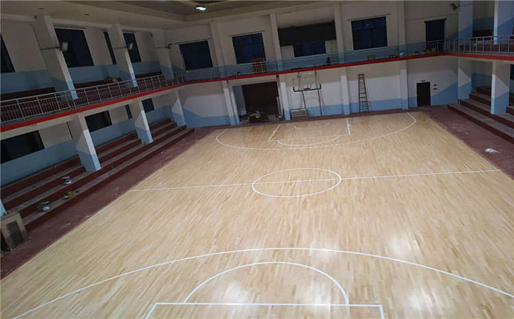 硬木企口羽毛球館木地板哪個牌子好？