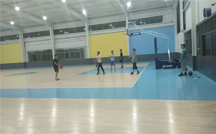 20厚體育館木地板價格是多少錢？