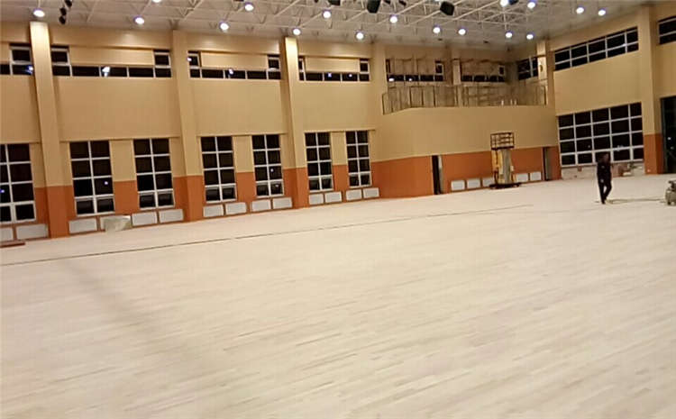 20厚體育館實木地板雙層龍骨結構