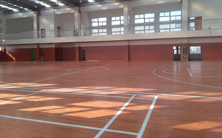 橡膠木籃球館木地板哪個品牌好？