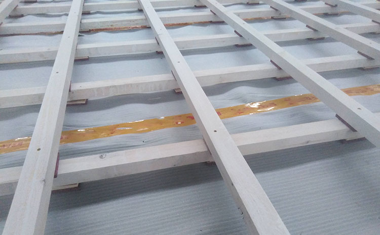 拼接板籃球場(chǎng)實(shí)木地板價(jià)格是多少錢(qián)？