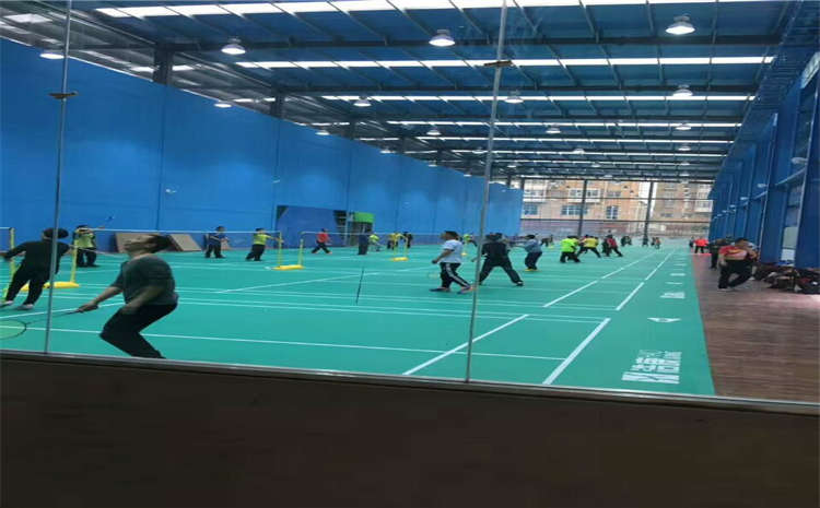 24厚舞臺(tái)運(yùn)動(dòng)木地板哪個(gè)品牌好？