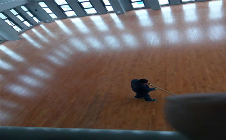 楓木風(fēng)雨操場(chǎng)運(yùn)動(dòng)地板規(guī)格