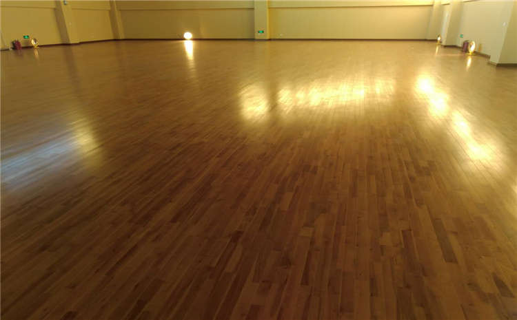 學校舞臺木地板哪個品牌好？