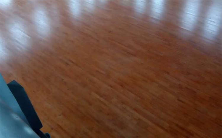 松木木地板籃球場(chǎng)怎么保養(yǎng)？