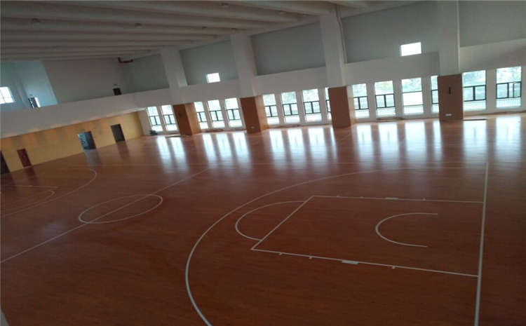 松木木地板籃球場多少錢一平米？