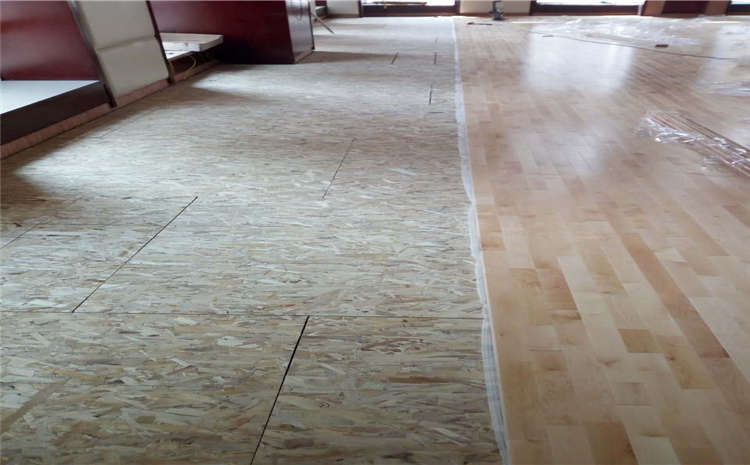 楓樺木籃球場(chǎng)地木地板多少錢一平米?