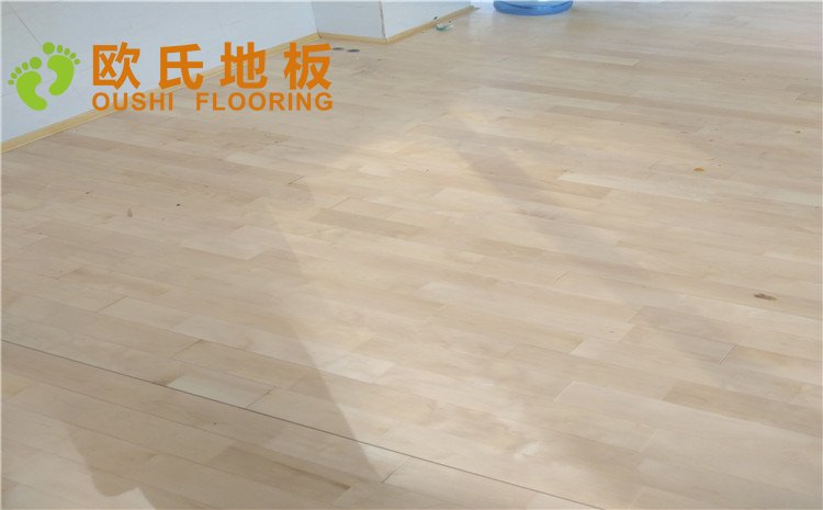 云南省紅河州個(gè)舊市綠春小學(xué)體育館木地板項(xiàng)目——?dú)W氏實(shí)木運(yùn)動(dòng)地板