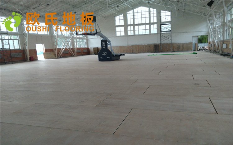 內(nèi)蒙古呼和浩特賽罕區(qū)師范大學(xué)體育學(xué)院訓(xùn)練館運(yùn)動(dòng)木地板項(xiàng)目—?dú)W氏實(shí)木運(yùn)動(dòng)地板